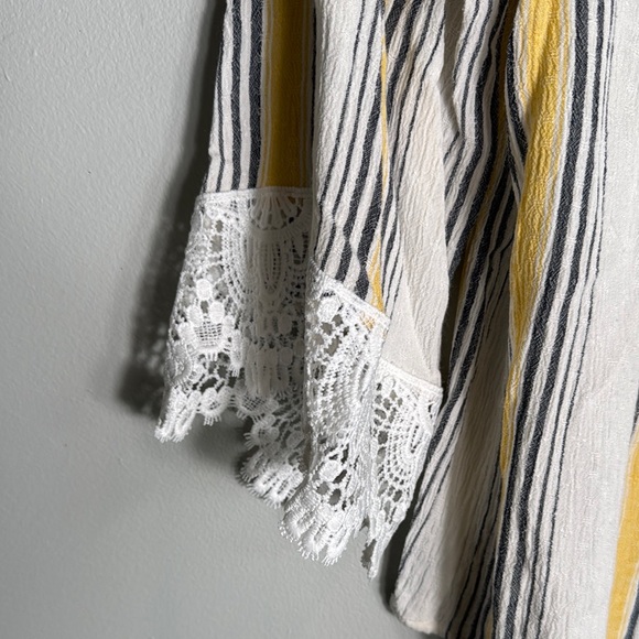 Westport White and Yellow Ruffled Blouse with Bib Collar - Picture 2 of 6